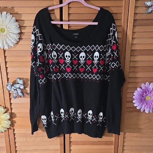 torrid Sweaters - Vintage 2015 Torrid Black Sweater with Skull and Heart Design